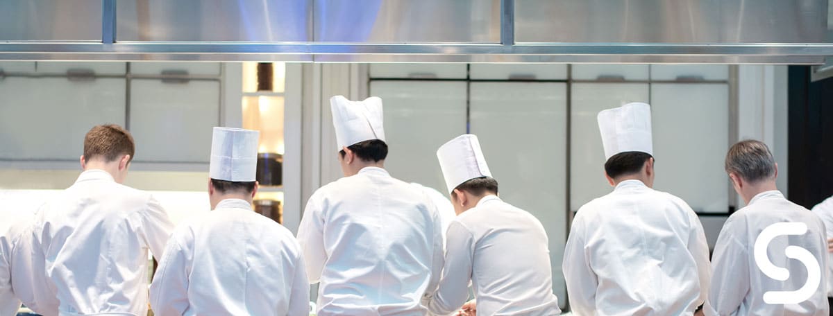 Choosing the Right Chef Hat: A Guide for Culinary Professionals - Smart Hospitality Supplies