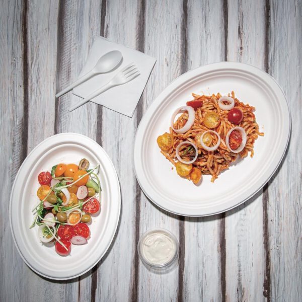 Fiesta Compostable Bagasse Oval Plates 316mm (Pack of 50) - Image 4
