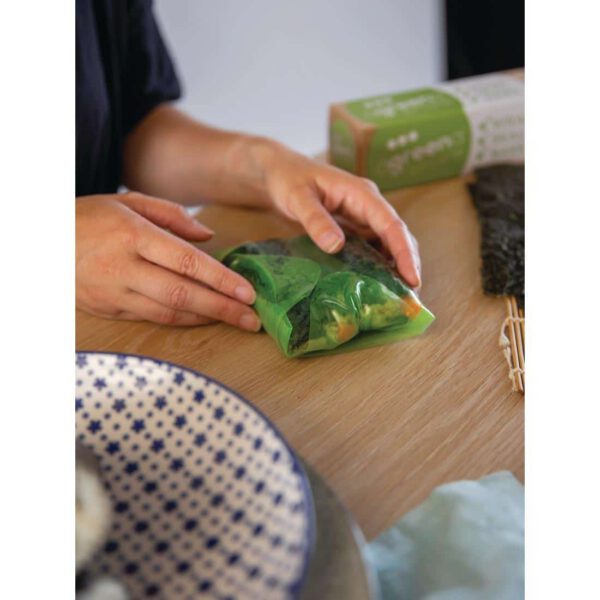 Agreena Three-In-One Reusable Food Wraps 200 x 200mm and 300 x 300mm (Pack of 4) - Image 4