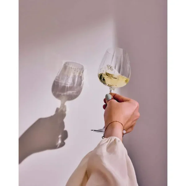 Cristal d'Arques Swirly Wine Glasses 350ml (8 Pack) - Image 3