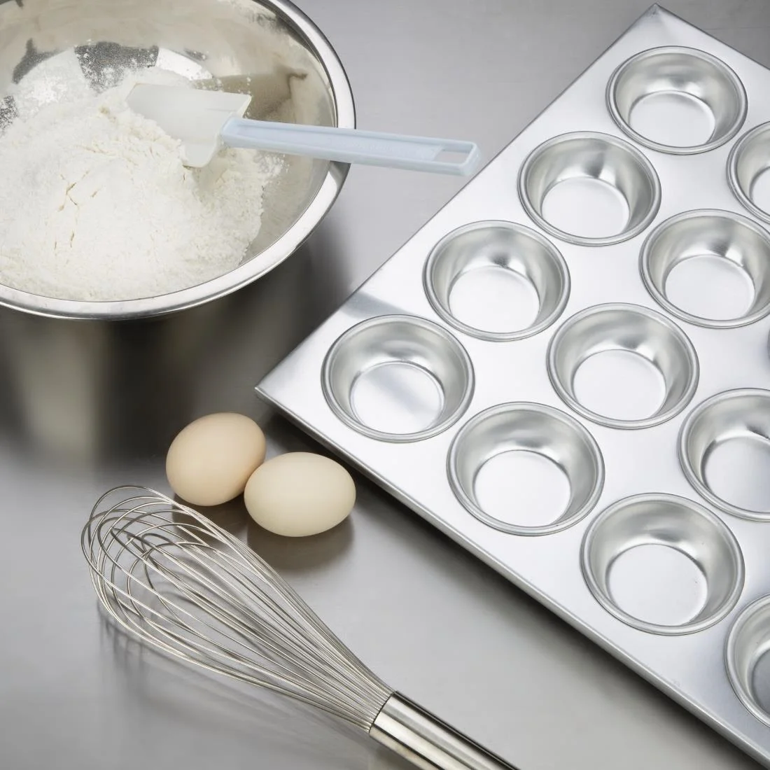 Vogue Aluminium 24 Cup Muffin Tray - Image 6