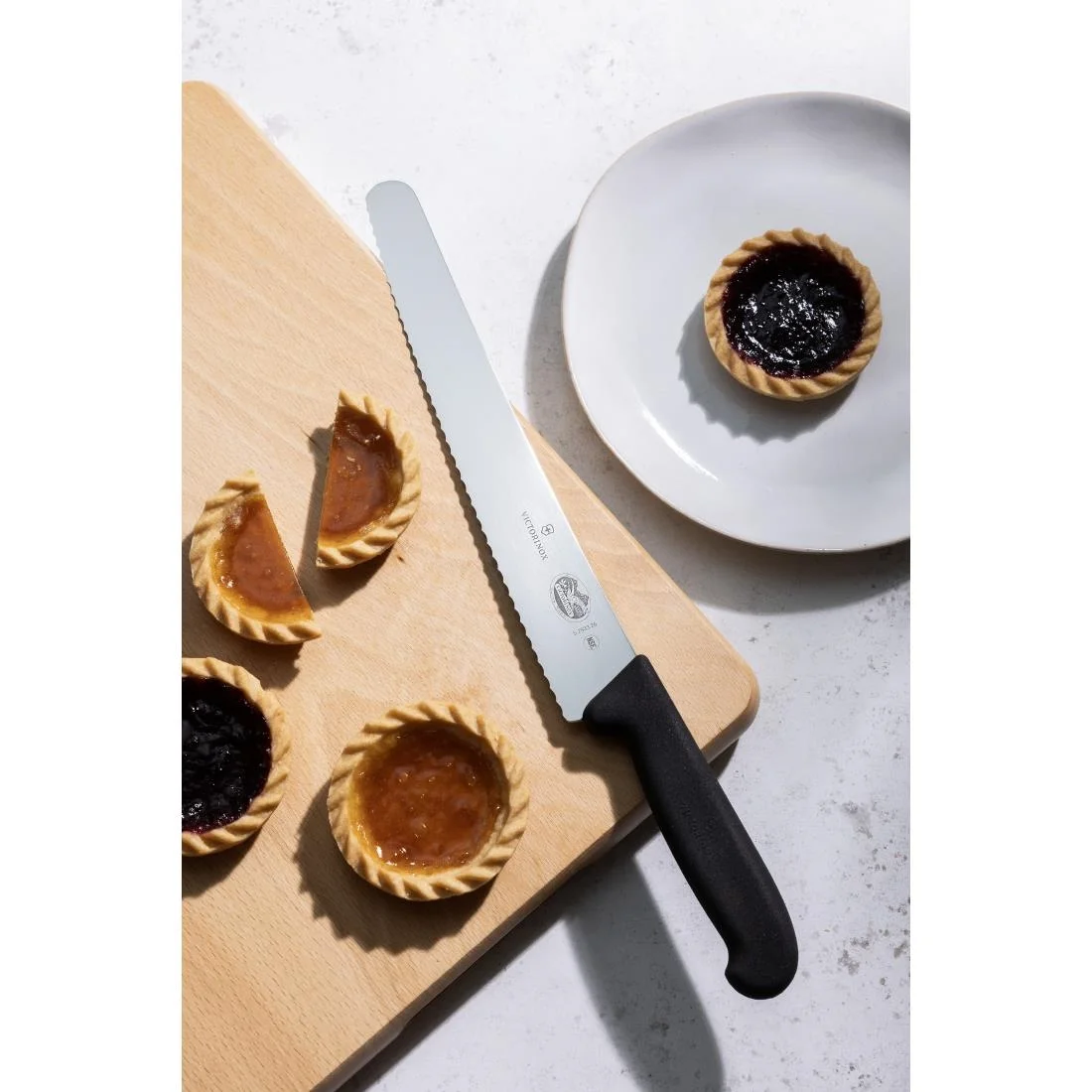 Victorinox Serrated Pastry Knife 25.5cm - Image 7