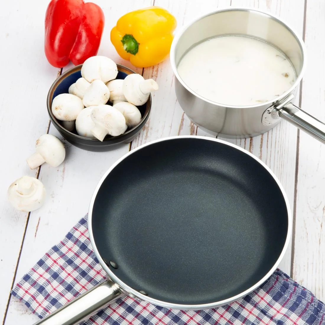 Vogue Non Stick Teflon Induction Frying Pan 240mm - Image 2