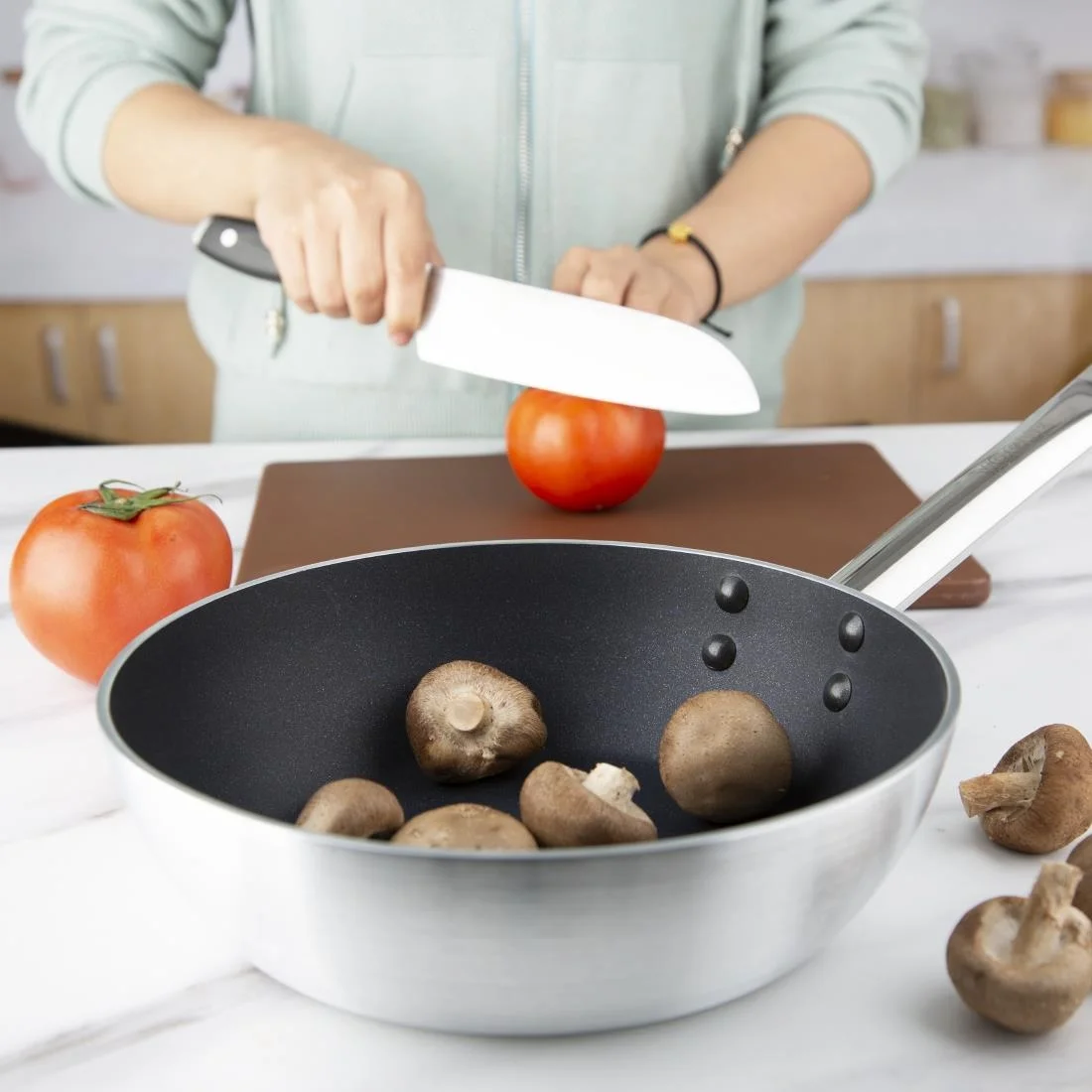 Vogue Non Stick Induction Flared Saute Pan 240mm - Image 2