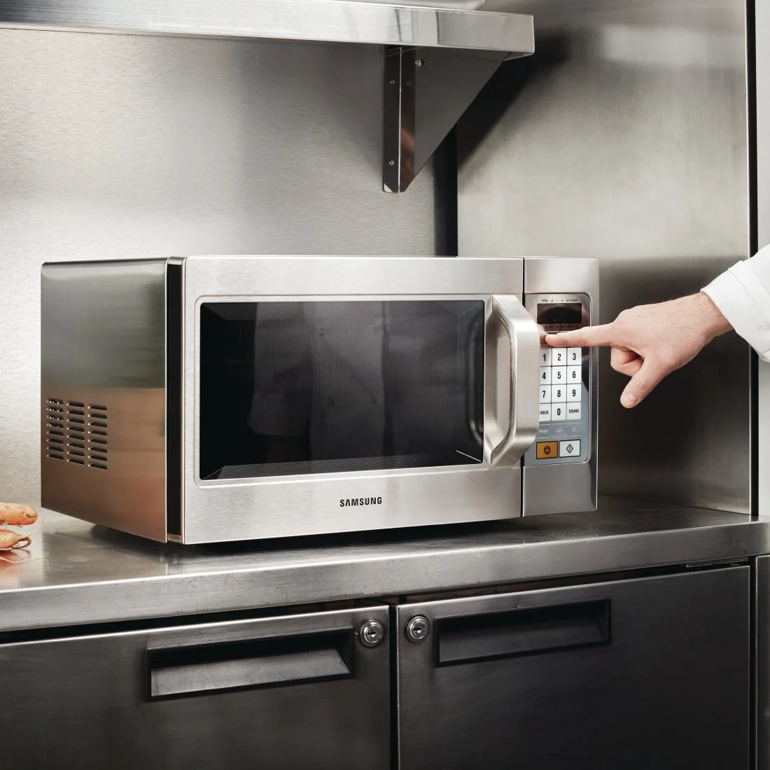 Samsung CM1089 1100w Microwave Oven - Image 2