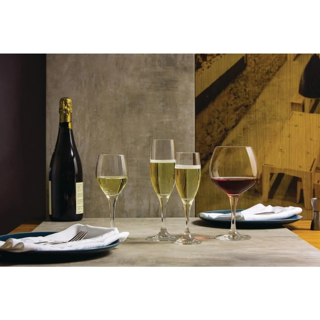 Schott Zwiesel Mondial Crystal Champagne Flutes 205ml - Image 2
