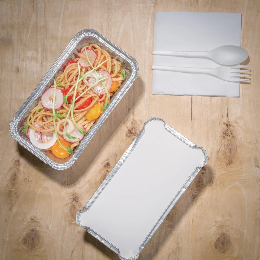 Nisbets Essentials Foil Containers and Lids 450ml (50 Pack) - Image 4