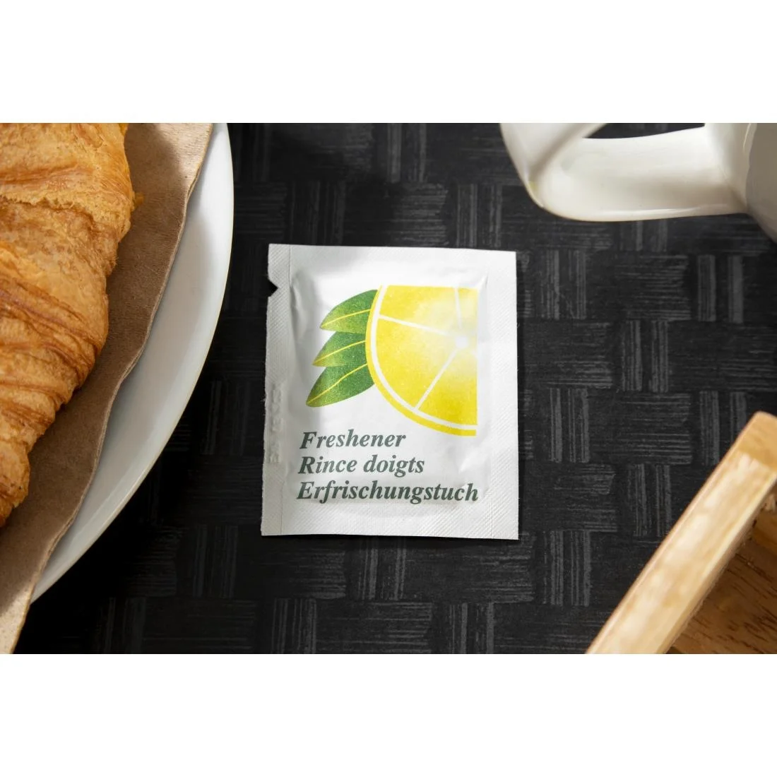 Small Freshening Hand Wipe - Image 6