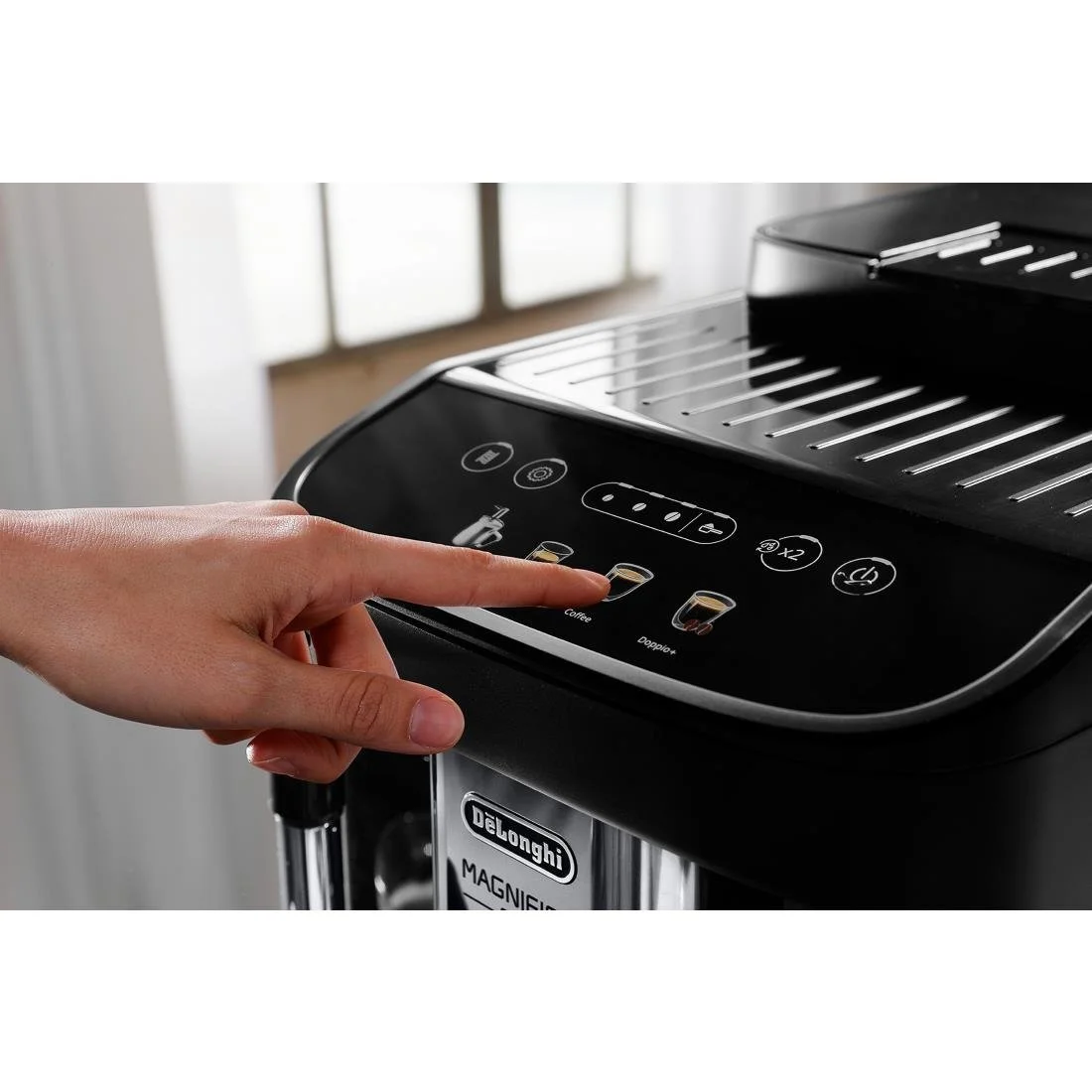 DeLonghi Magnifica Evo Bean to Cup Coffee Machine - Image 4