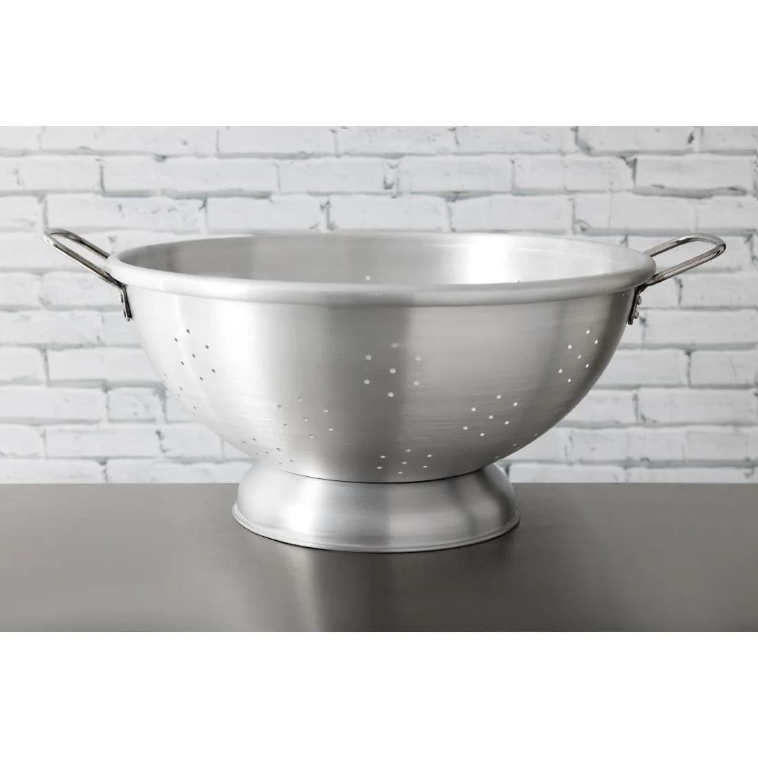 Double-Handled Aluminium Colander 18.5" - Image 6