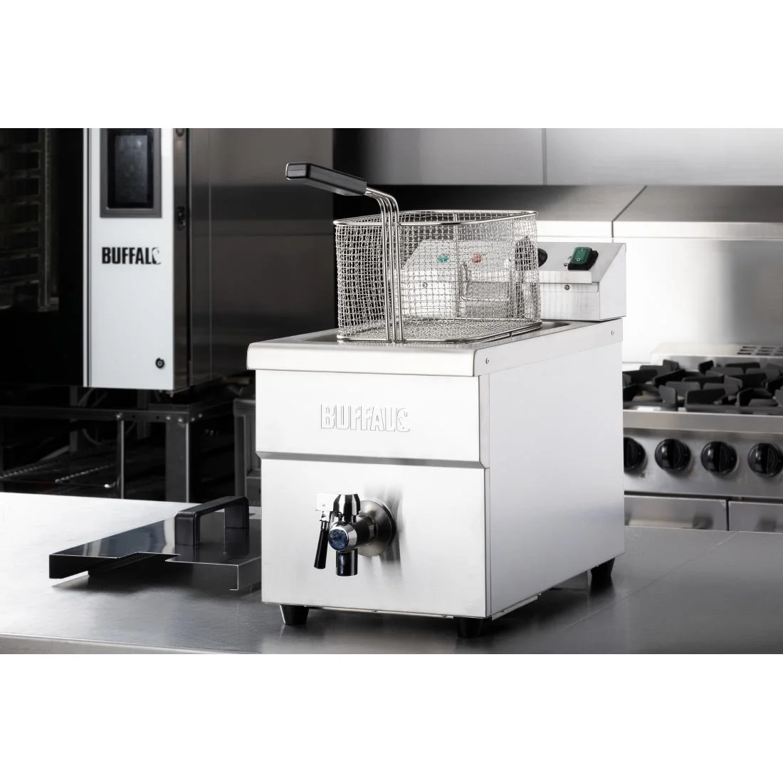 Buffalo Induction Fryer 7.5Ltr - Image 14