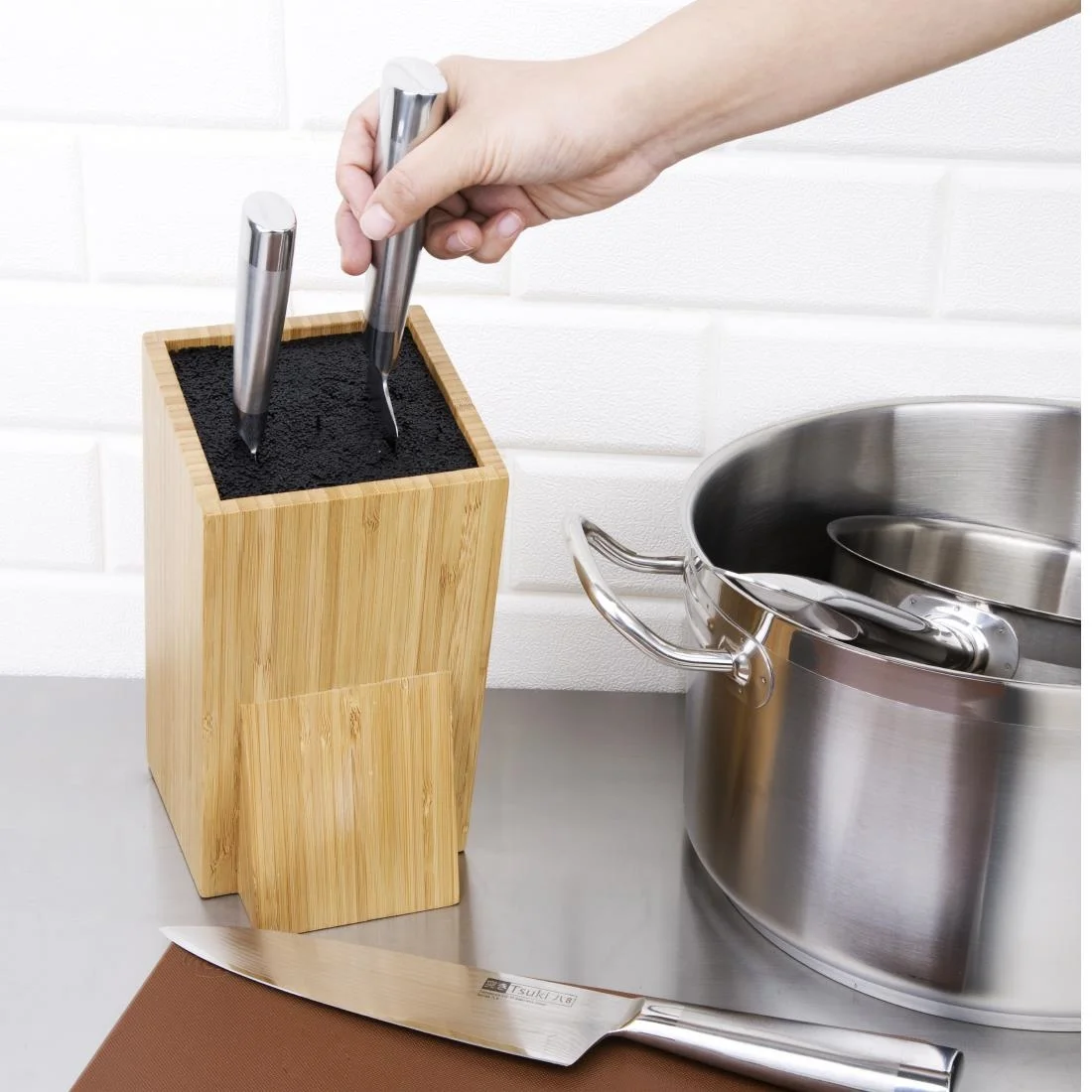 Vogue Wooden Universal Knife Block - Image 6