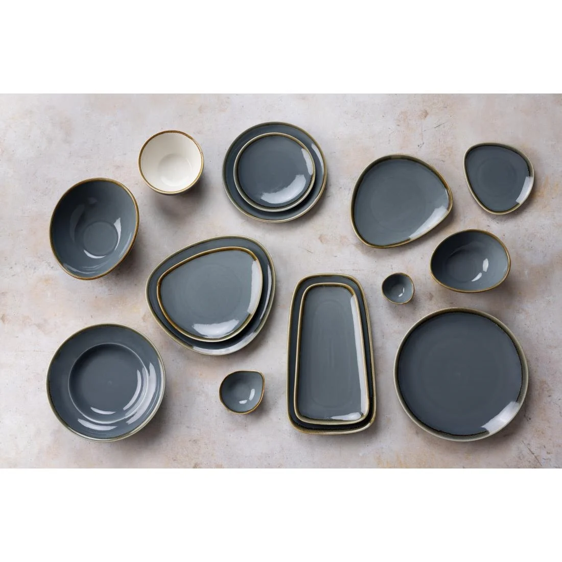 Olympia Kiln Triangular Plate Ocean 280mm