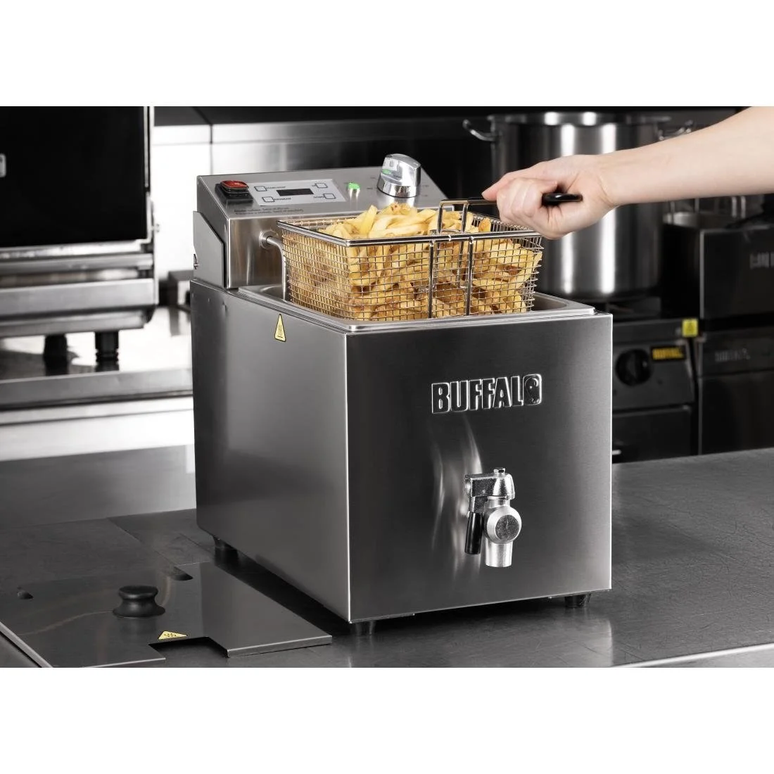 Buffalo Countertop Electric Fryer with Timer 8Ltr - Image 14