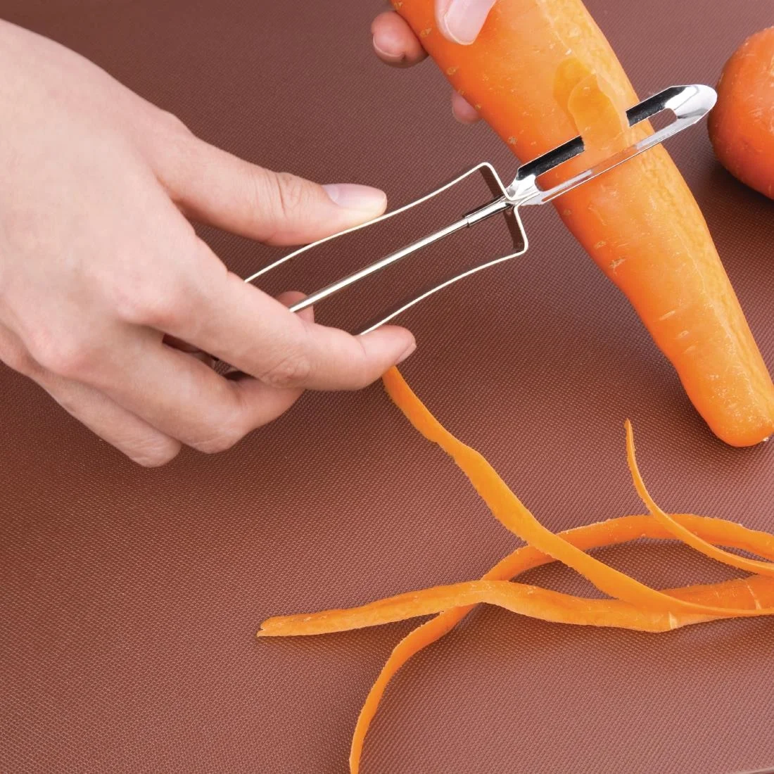 Vogue Swivel Peeler - Image 4