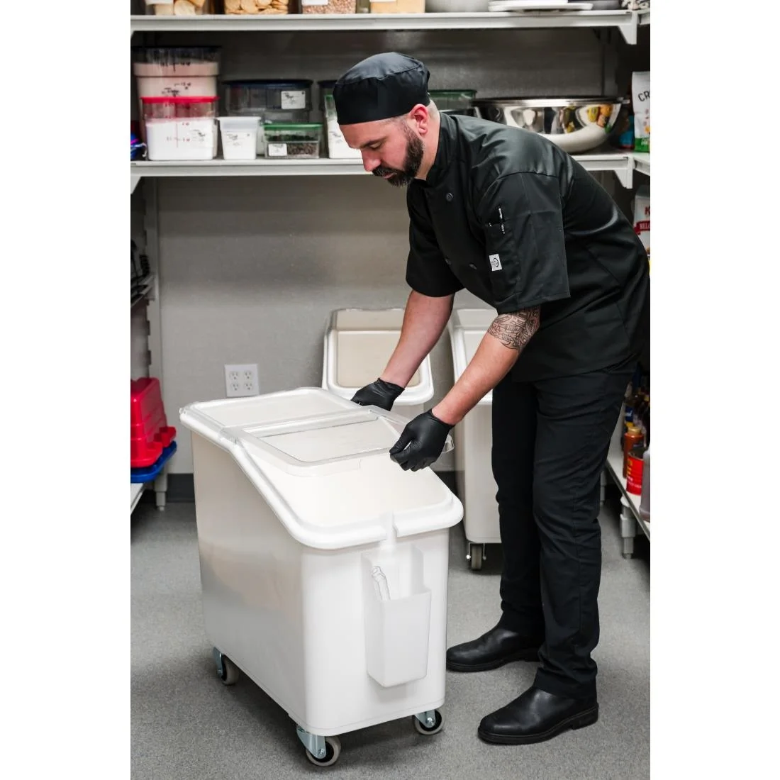 Cambro Mobile Ingredient Bin White 102Ltr - Image 7