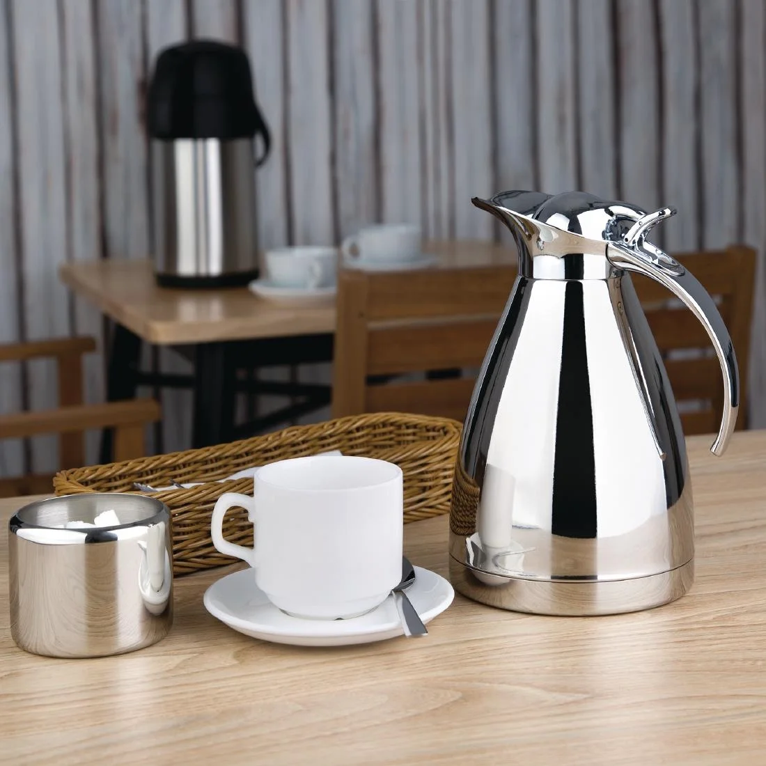 Olympia Vacuum Jug Polished 1Ltr - Image 3