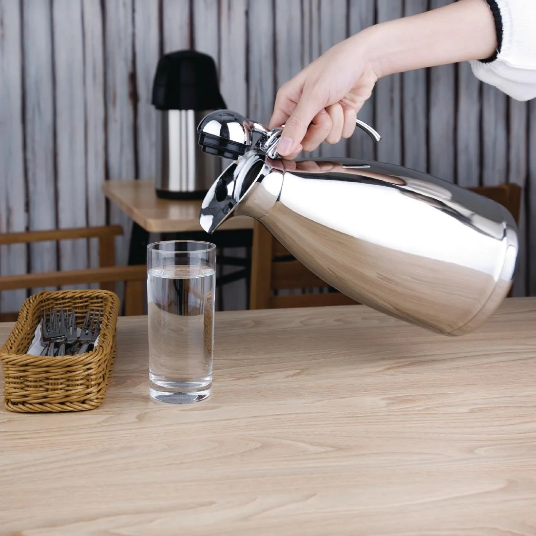 Olympia Vacuum Jug Polished 2Ltr - Image 4