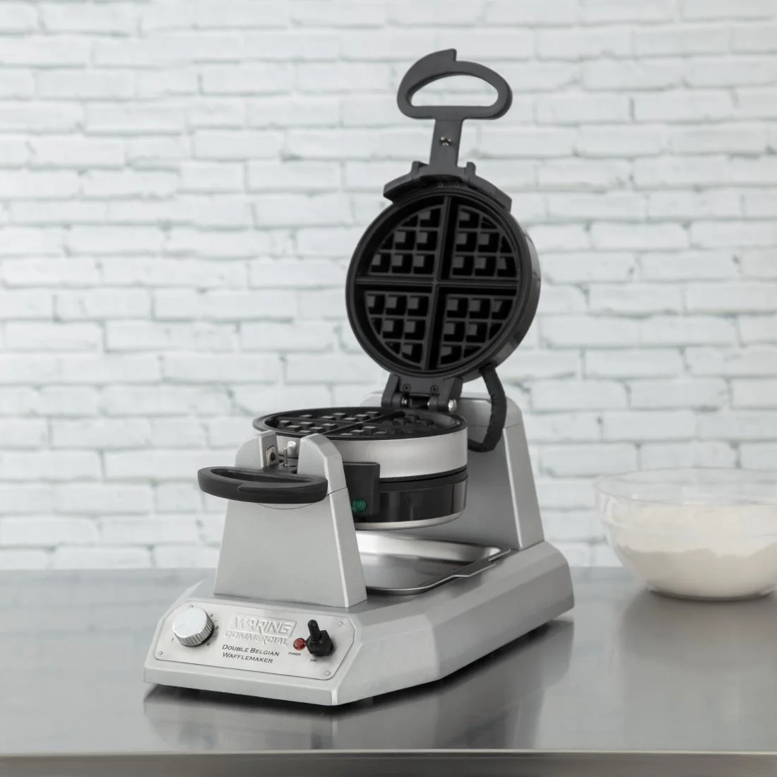 Waring Double Waffle Maker WW200K - Image 4