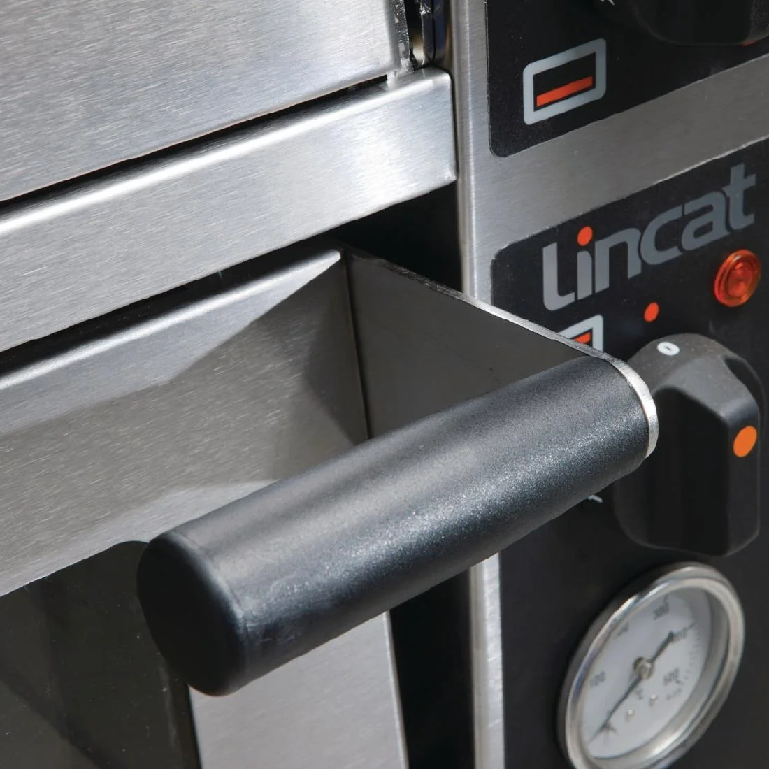 Lincat Single Electric Pizza Oven PO430 - Image 4