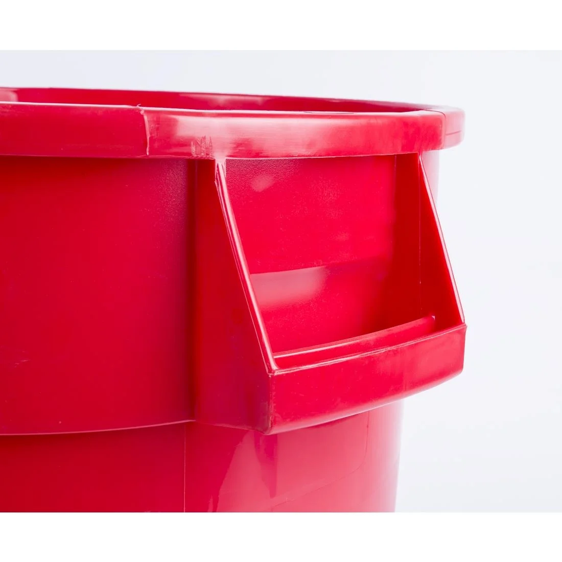 Rubbermaid Brute Utility Container Red 121Ltr - Image 2