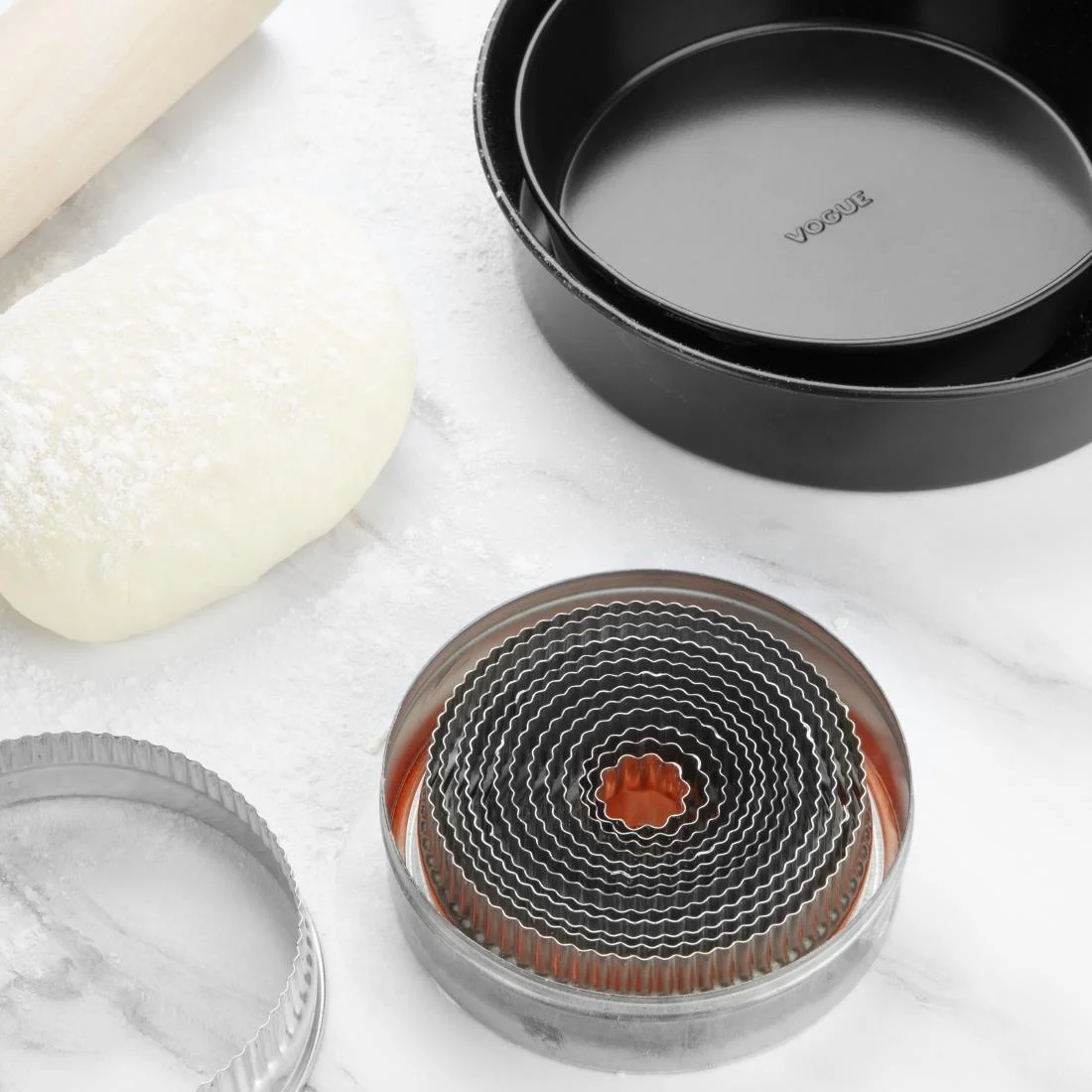 Vogue Round Fluted Pastry Cutter Set - Image 8