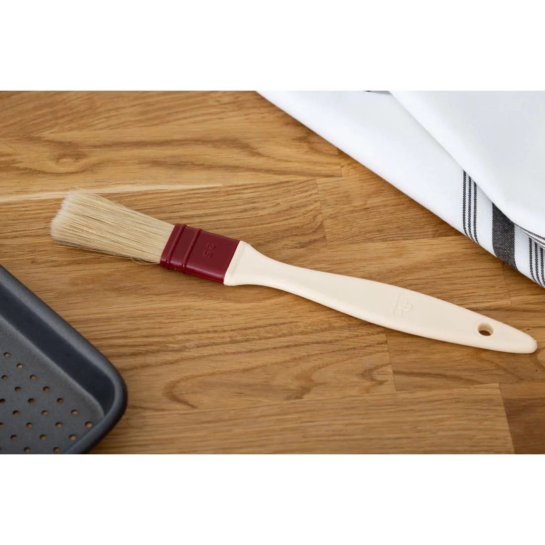 Matfer Pastry Brush Natural Flat Bristles 2.5cm - Image 5