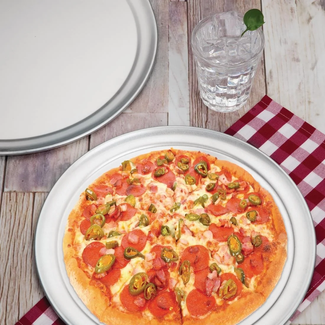 Vogue Aluminium Pizza Tray 14in - Image 6