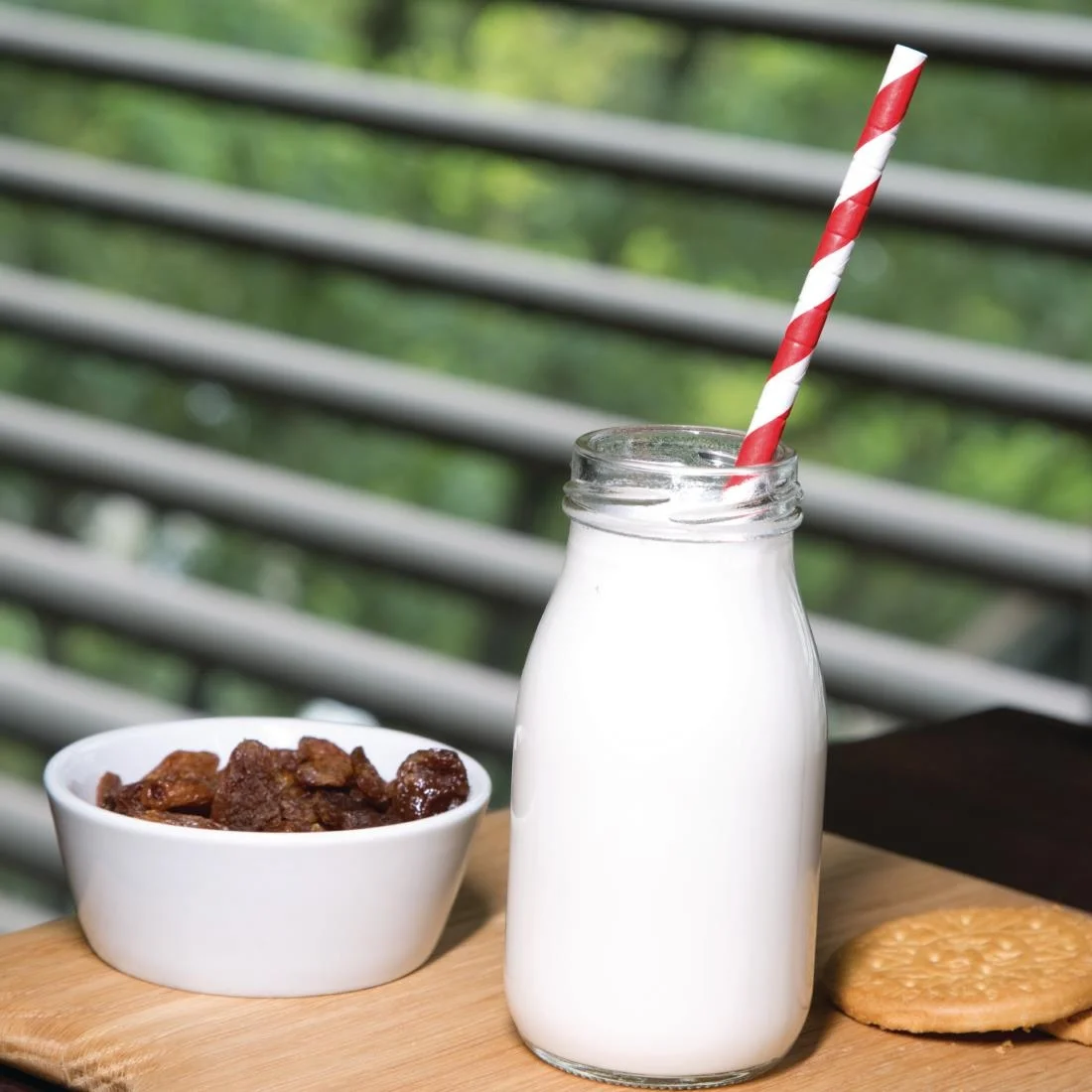 Fiesta Compostable Bendy Paper Straws Red Stripes (Pack of 250) - Image 3