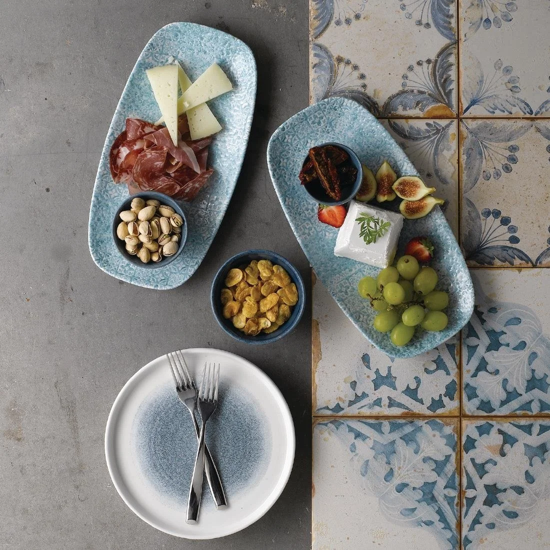 Churchill Med Tiles Oblong Plates Aquamarine 298x152mm (12 Pack) - Image 3
