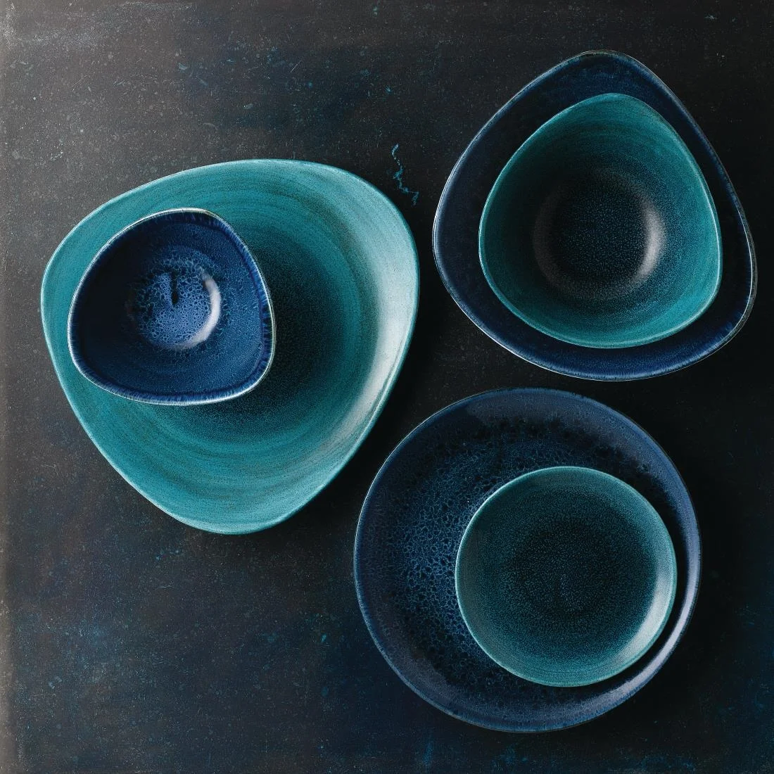 Churchill Stonecast Aqueous Lagoon Triangle Plates 311mm (6 Pack) - Image 2