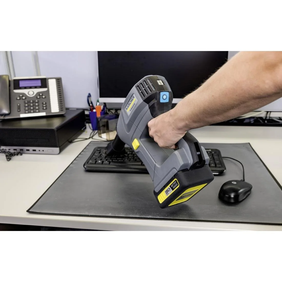 Karcher Battery Dry Vacuum HV 1/1 BP F S Without Battery and Charger - Image 4