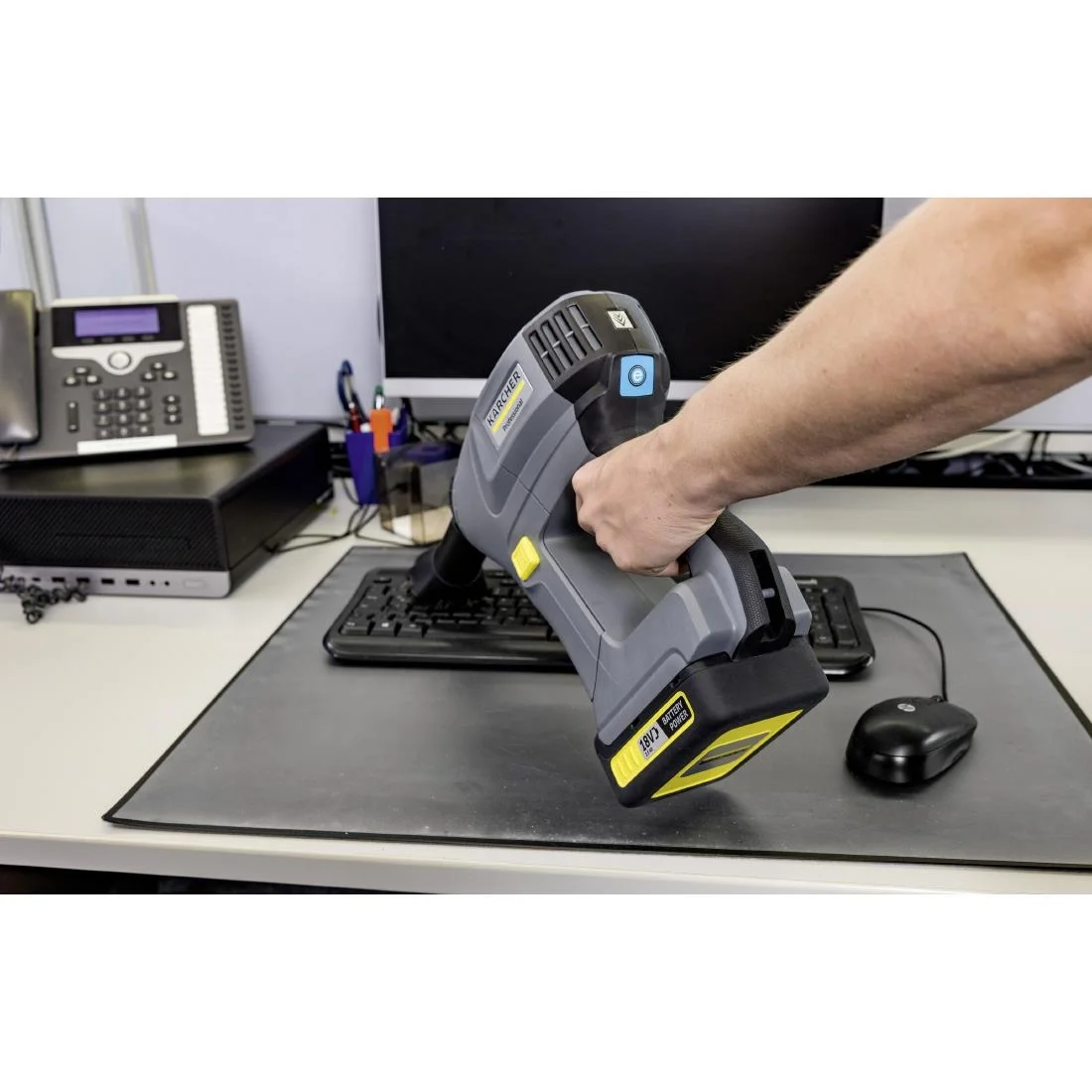 Karcher Battery Dry Vacuum HV 1/1 BP F S Without Battery and Charger - Image 4