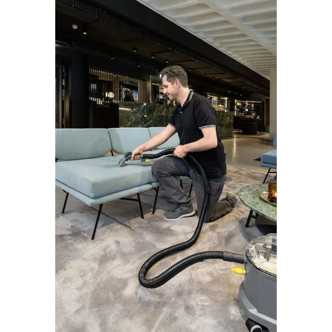 Karcher Spray Extraction Cleaner Puzzi 8/1 C - Image 4