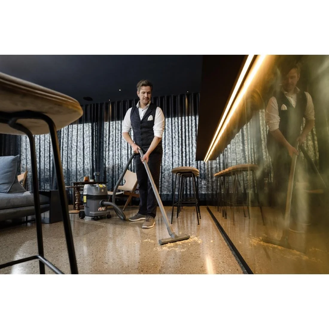 Karcher Battery Wet and Dry Vacuum NT 22/1 AP BP Without Battery and Charger - Image 5