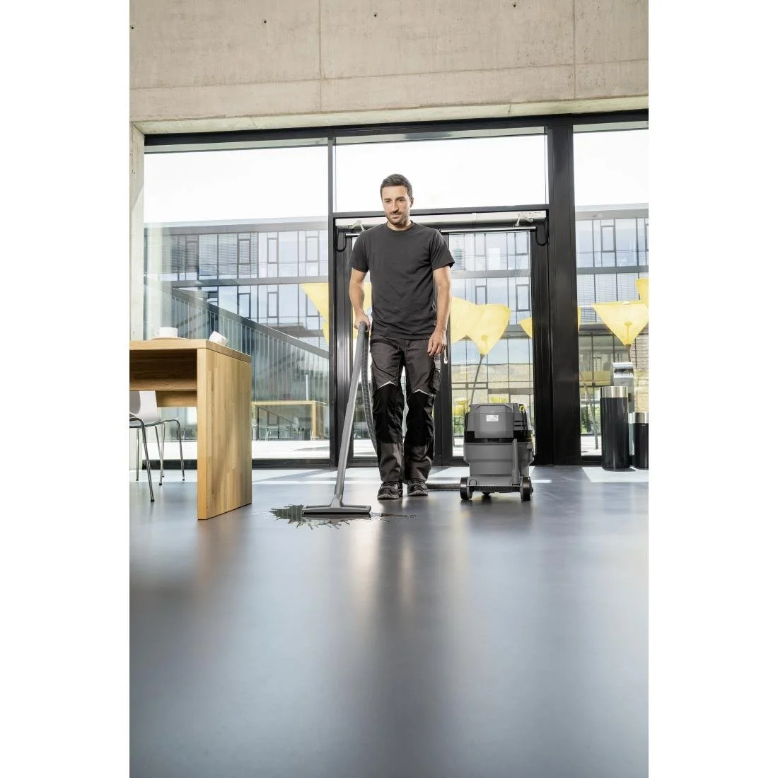 Karcher Battery Wet and Dry Vacuum NT 22/1 AP BP Without Battery and Charger - Image 6