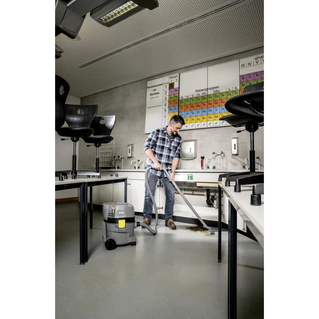 Karcher Battery Wet and Dry Vacuum NT 22/1 AP BP Without Battery and Charger - Image 9