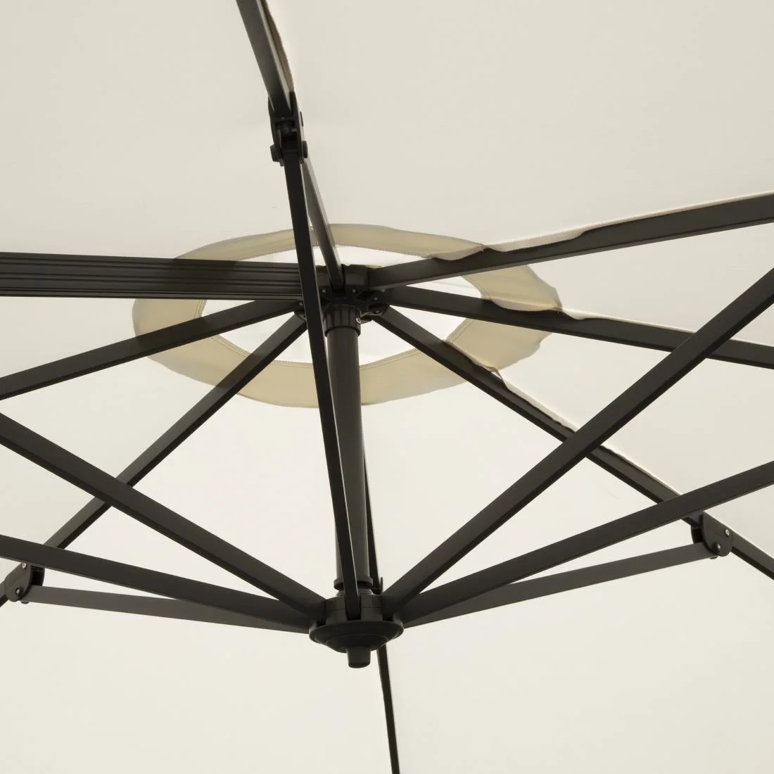 Bolero Venice Heavy Duty Parasol Cream 3.5m - Image 3