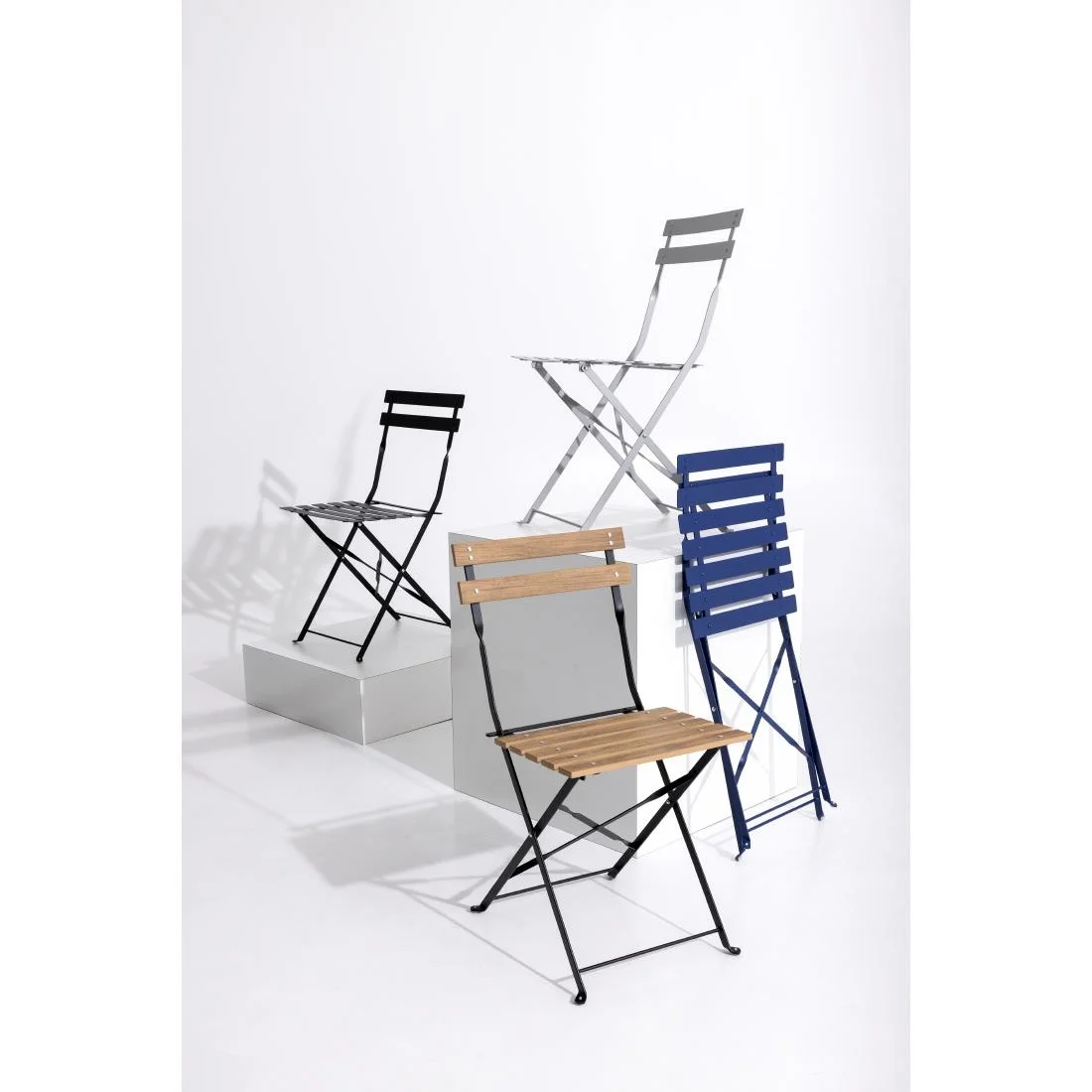 Bolero Perth Pavement Style Folding Chairs Wood Effect (Pack of 2) - Image 4