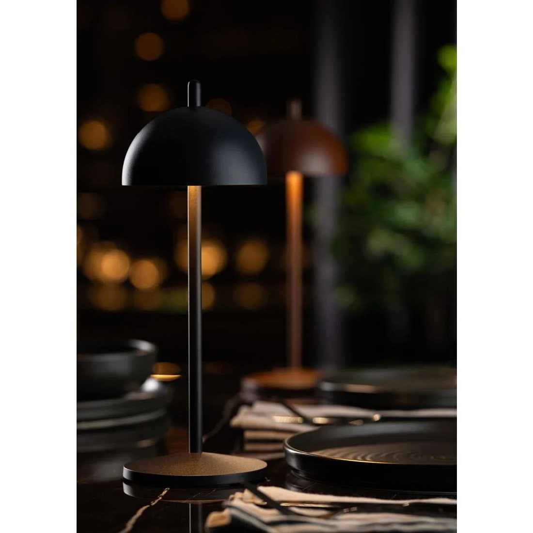 Utopia Antigua LED Cordless Table Lamp 300mm Black (6 Pack) - Image 3