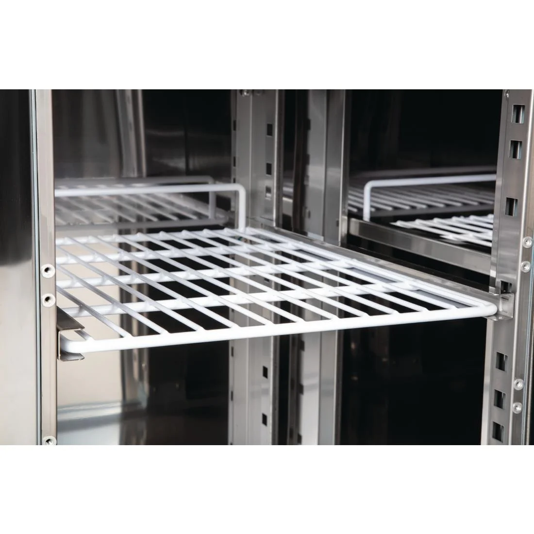 Polar 4 Door Counter Fridge 449 Ltr - Image 8