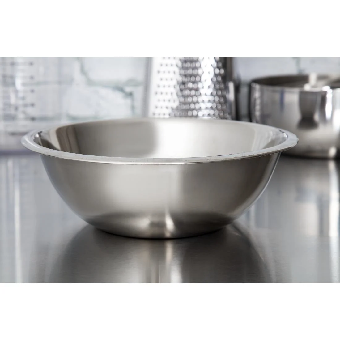 Vogue Stainless Steel Mixing Bowl 2.2Ltr - Image 5