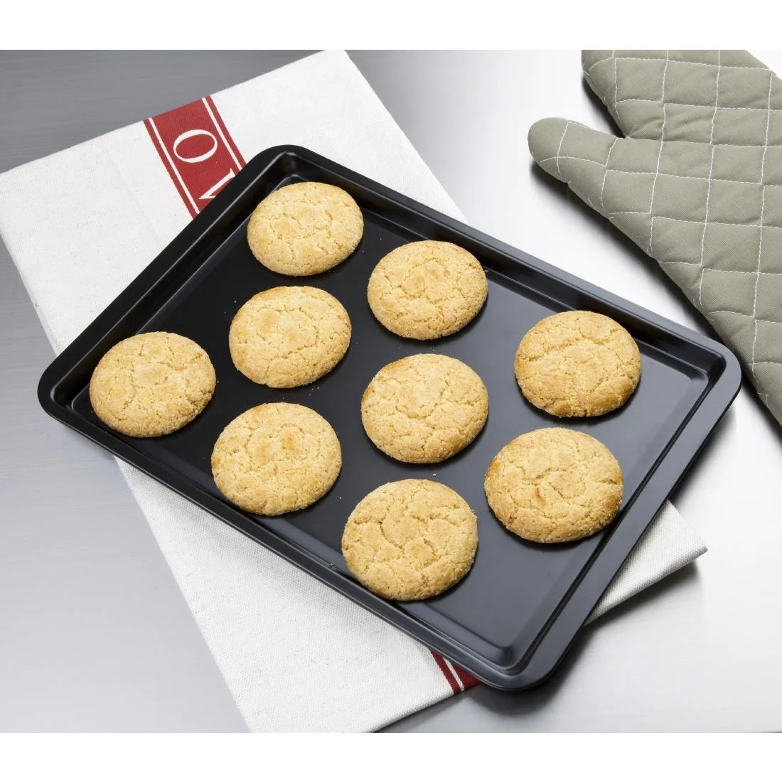 Vogue Non Stick Baking Tray Small - Image 4