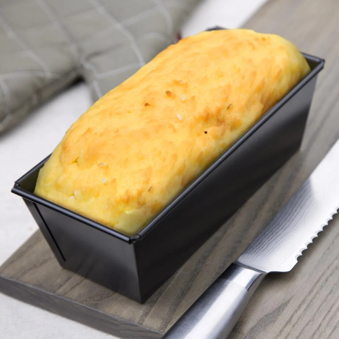 Vogue 1lb Non-Stick Loaf Tin 6x18x9cm - Image 6