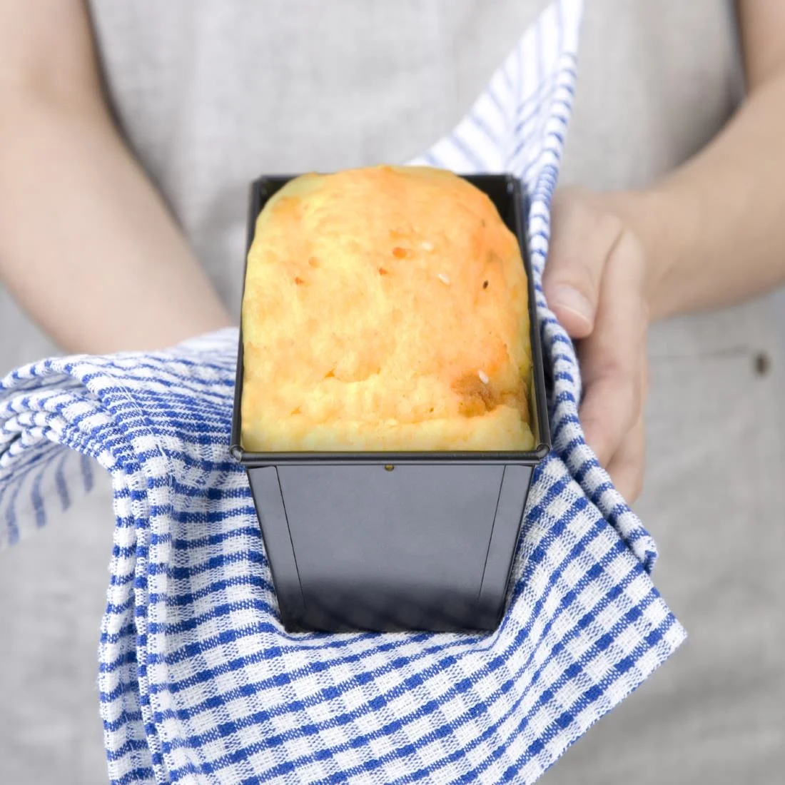 Vogue 1lb Non-Stick Loaf Tin 6x18x9cm - Image 7