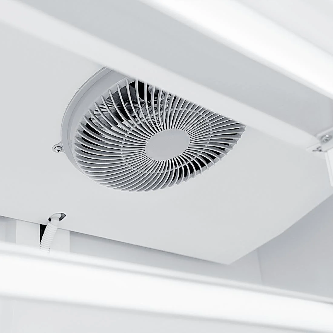 Polar G-Series Triple Door Upright Display Chiller - Image 4