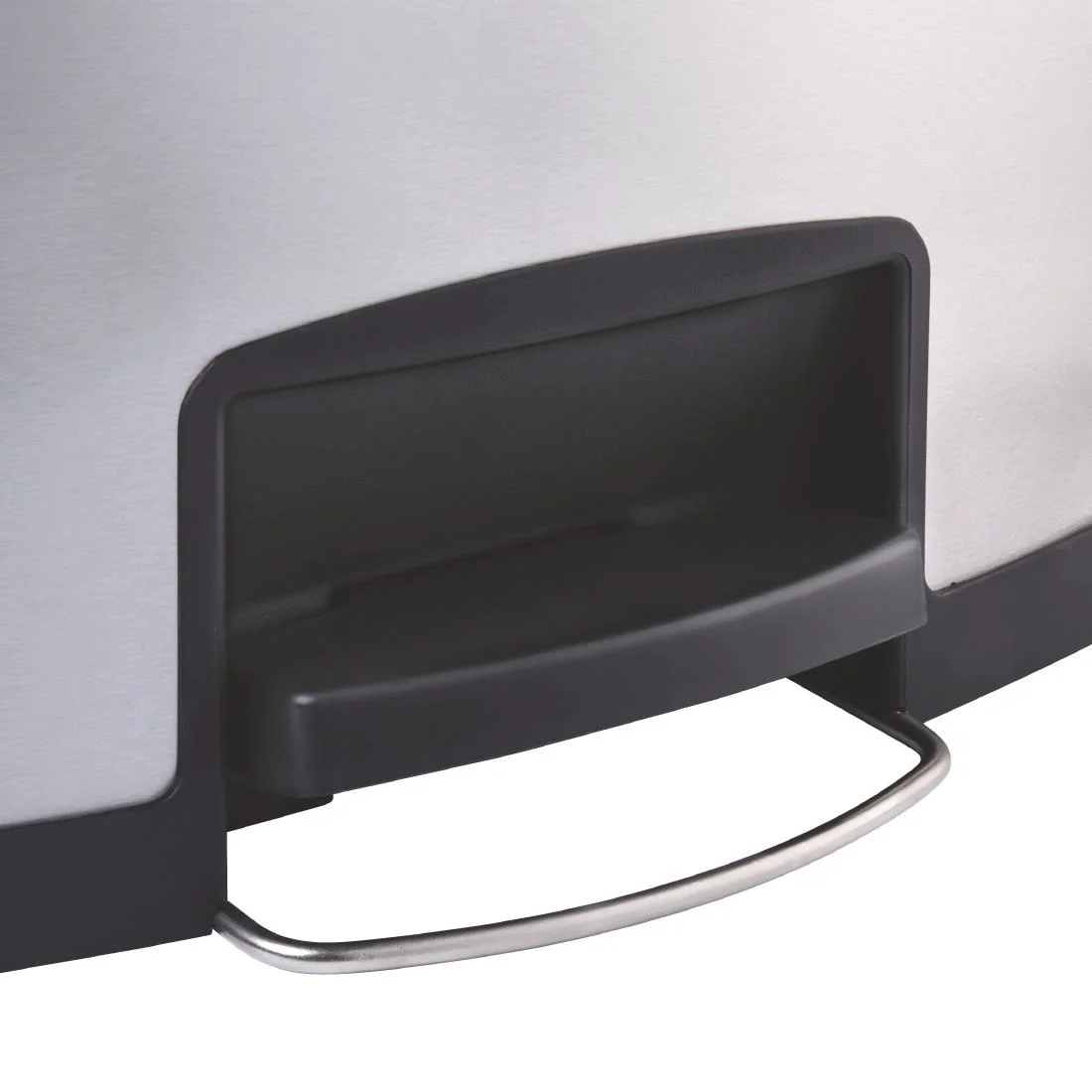 Rubbermaid Slim Jim Front Step on Stainless Steel 30L - Image 7