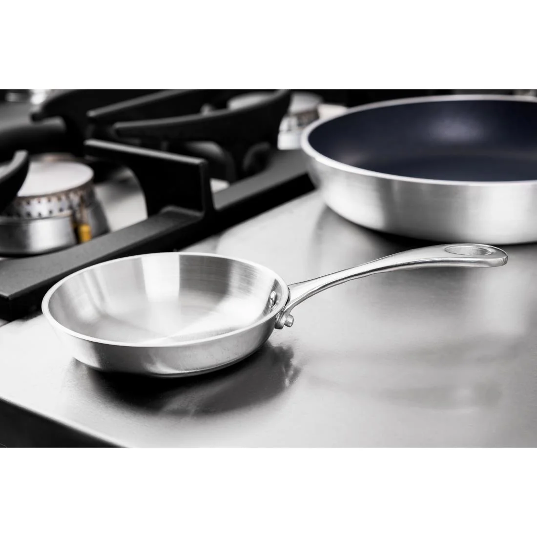 Vogue Tri Wall Mini Induction Frying Pan 100mm - Image 7