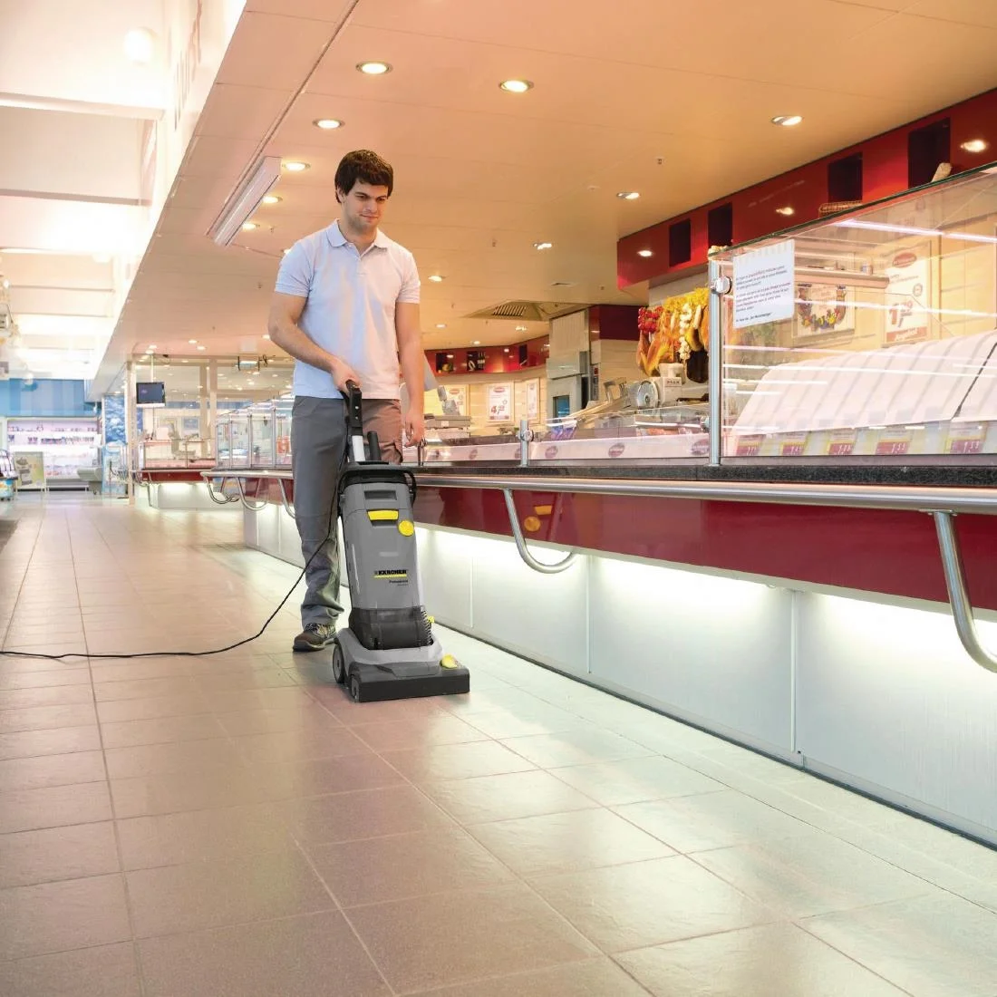 Karcher Compact Floor Scrubber Dryer BR 30/4 C - 550W - Image 2
