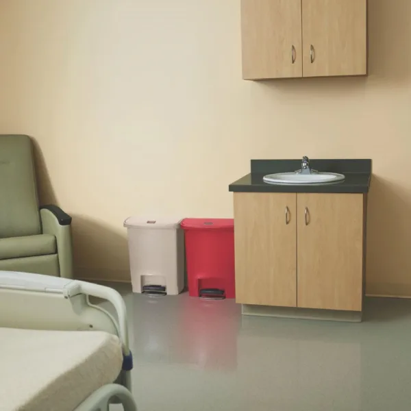 Rubbermaid Slim Jim Step on Front Pedal Red 30Ltr